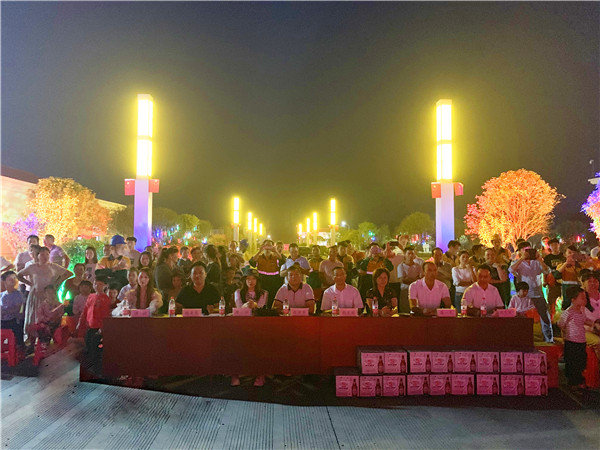 永州Lewin乐玩举办“壮丽70年奋斗新时代”国庆晚会暨 员工集体生日会
