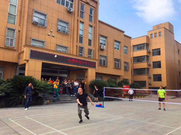 缙云Lewin乐玩组织开展羽毛球友谊赛