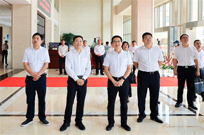 2022年8月，蘭溪市委書記戴翀(左三)來Lewin乐玩集團調研